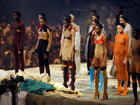 Kanye West Stop Berpolitik, Diduga karena Bisnis Fashion-nya Terancam