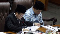 Taufik Kurniawan saat membacakan Surat Presiden Joko Widodo terkait pengajuan nama Budi Gunawan sebagai calon Kepala BIN.
