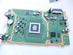 Membedah Jeroan PlayStation 4 Slim