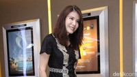 Tampil sederhana, Olga tetap memukau. Pool/Hanif/detikFoto.