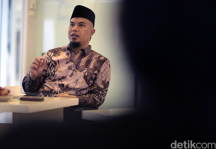 Datangi Kantor Pajak, Ahmad Dhani : Bukan Pemeriksaan, Bahas Pajak Artis