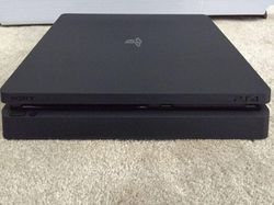 Membedah Jeroan PlayStation 4 Slim