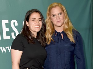 The Girl with the Lower Back Tattoo, Plesetan Kisah Hidup Amy Schumer