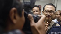 Pemeriksaan Ary Suta, mantan Kepala Badan Penyehatan Perbankan Nasional (BPPN) soal senjata api di Aa Gatot Brajamusti, berakhir setelah 3,5 jam.