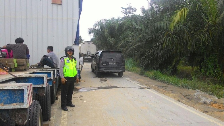 Ini Titik Rawan Macet dan Longsor di Jalur Mudik Riau-Sumbar Ini Titik Rawan Macet dan Longsor di Jalur Mudik Riau-Sumbar
