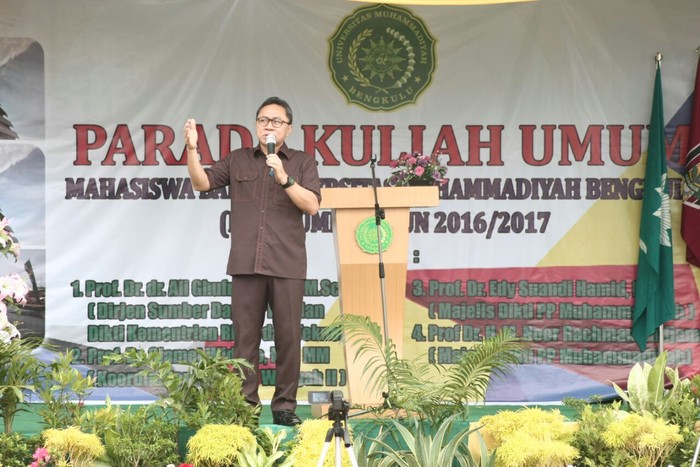 Ketua MPR Janji Bantu Mahasiswa UMB yang Kesulitan Biaya