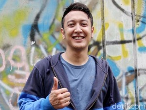 Jawaban Suka-suka Dimas Anggara soal Asmaranya dengan Nadine Chandrawinata