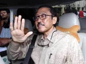 Gatot Brajamusti dan Ary Suta Saling Lempar Bola Panas Kepemilikan Senpi