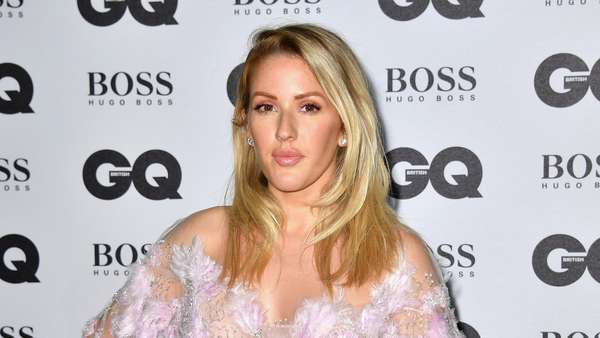 Seksinya Ellie Goulding dan Bella Hadid Seksinya Ellie Goulding dan Bella Hadid