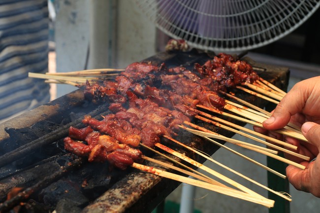 Sate Buntel dan Tegal, Sate Berbahan Daging Kambing yang Empuk
