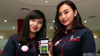 Untuk mendukung kerja sama ini Smartfren menghadirkan social chat data plan.