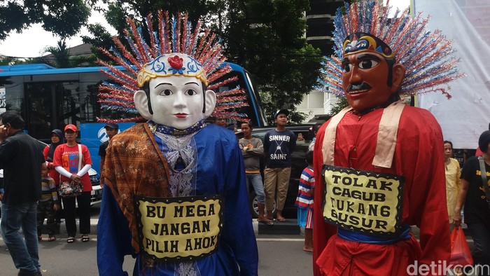 300 Orang Demo Tolak Pencalonan Ahok di Kantor PDIP