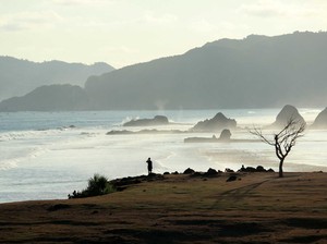 5 Tempat Wisata di Sekitar Sirkuit Mandalika, Nonton MotoGP Sambil Pelesiran