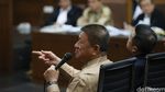 Aguan Bersaksi di Sidang Sanusi