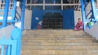 Foto: Tangga Masjid Agung Keraton. Buton di-Islamkan oleh Syekh Abdul Wahid dari Arab Saudi, pada sekitar abad ke-14 (Afif/detikTravel)