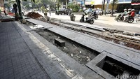 Pendestrian diperlebar dan dipercantik.