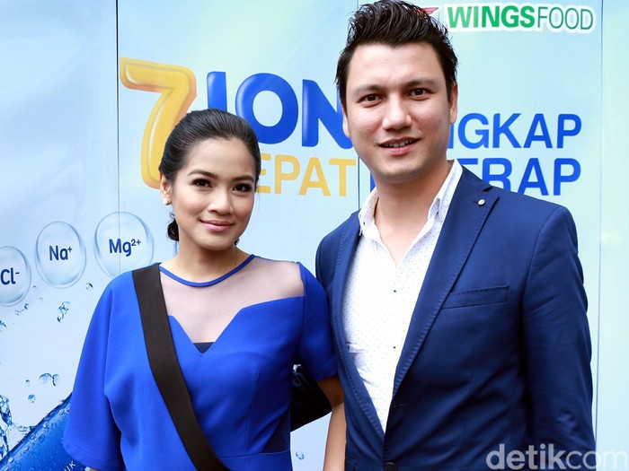 Rayakan Ultah Suami, Titi Kamal Liburan Romantis ke Eropa