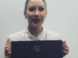 Kat Von D Rilis Lipstik Dalam Amplop yang Dijual Rp 3 Jutaan