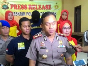 Dor! Polisi Tembak Kaki Pedagang Mainan di Depok yang Cabuli 5 Bocah SMP
