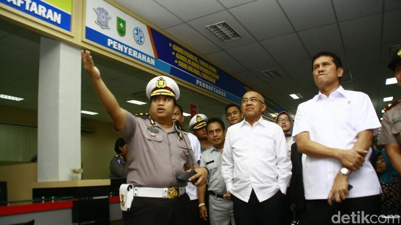 MenpanRB Kunjungi Polda Riau Terkait Rencana Kenaikan Status Menjadi Tipe A MenpanRB Kunjungi Polda Riau Terkait Rencana Kenaikan Status Menjadi Tipe A