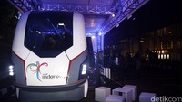 Logo visit Indonesia terpampang di bodi metro kapsul.