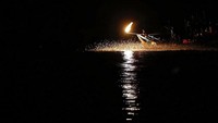 Dari 300 kapal tradisional yang beroperasi, kini hanya tinggal 3 kapal saja yang masih menggunakan teknik tradisional ini. Sungguh disayangkan bila sampai cara melaut tradisional ini punah tergerus zaman (Tyrone Siu/Reuters)