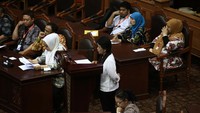 Koalisi Perempuan menolak perluasan pasal 284 KUHP tentang Zina. Tapi Koalisi Perempuan menyetujui perluasan pasal pemerkosaan menjadi perkosaan sesama jenis kelamin dengan berbagai tindak seks yang menyimpang bisa dipidana.