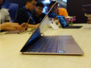 Zenbook 3 Diklaim Menang Segalanya dari MacBook Air