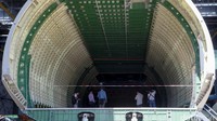 Antonov 225 Mriya merupakan pesawat terpanjang dan paling berat di dunia yaitu 84 meter panjang dan setinggi 18 meter, yang setara dengan bangunan lima tingkat, dilengkapi sayap sepanjang 88 meter. REUTERS/Valentyn Ogirenko.