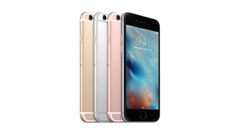 iPhone 6 dan 6 Plus dirilis 19 September 2014. Apple merombak total tampilan ponselnya. Menawarkan layar 4,7 inch dan 5,5 inch. Foto: Apple