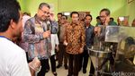 Mendes Kunjungi Pabrik Penggilingan Beras di Banyuasin