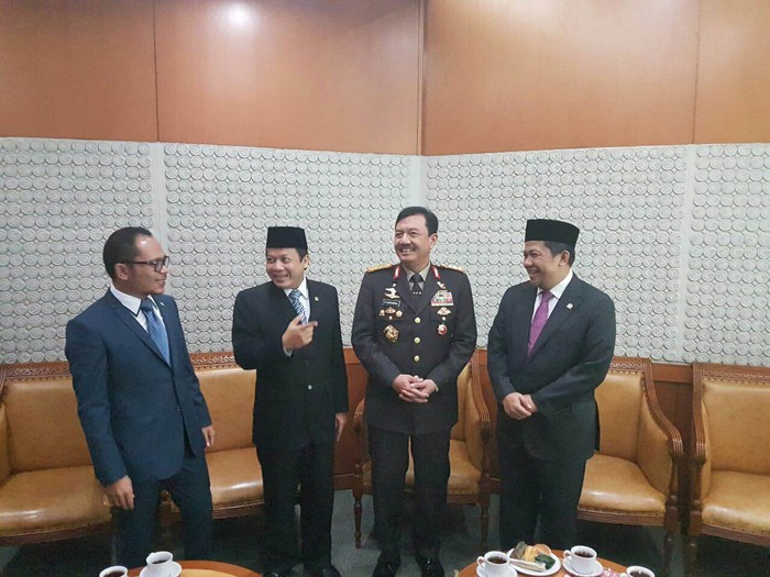 Canda Tawa Calon Kepala BIN Budi Gunawan dan Pimpinan DPR Jelang Paripurna