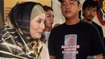 Elma Theana Diperiksa Polisi Soal Senpi Aa Gatot