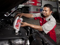 5 Mitos Pelumas Kendaraan, Mana yang Hoax?