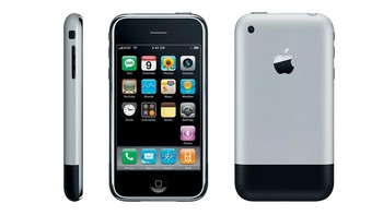 iPhone generasi pertama resmi dipasarkan pada 29 Juni 2007. Foto: Apple