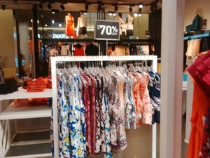 Topshop Sampai BCBG Diskon Hingga 80% di Kota Kasablanka