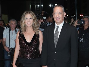 Cerita Manisnya Tom Hanks Temani Istri Jalani Pengobatan Kanker Payudara