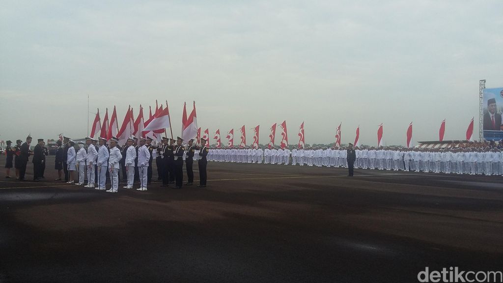 Menhub Budi Karya Lantik 2.116 Perwira Transportasi