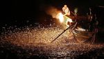 Saktinya Nelayan Taiwan, Menjala Ikan Pakai Api!