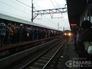 PT KCJ: Penumpang KRL di Liburan Natal Naik 10%, Tahun Baru Tambah 21 Jadwal