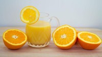 Jus yang asam segar ini menghidrasi tubuh. Memberi asupan vitamin C. Dengan takaran 200 ml sudah mencukupki 150% rekomendasi harian.