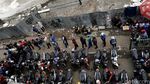 Trotoar Tanah Abang Dikuasai PKL dan Tukang Ojek