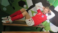 Gaya David Beckham saat masih membela timnas Inggris.