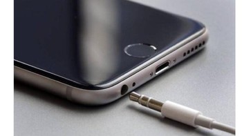 Desain earpod tanpa kabel ini tak lepas dari keputusan Apple menghilangkan port jack audio. Fitur ini hanya dikenang generasi 90-an. Foto: internet