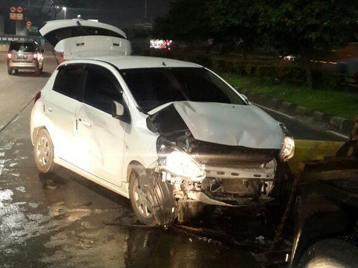 Kecelakaan Dua Mobil di Pintu Tol Semanggi, Arus Lalin ke Kuningan Padat