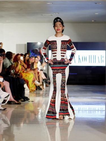 Ini Reshma Qureshi, Korban Siraman Air Keras yang Eksis Jadi Model