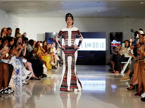 Ini Reshma Qureshi, Korban Siraman Air Keras yang Eksis Jadi Model