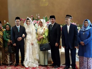 Beredar Foto Pernikahan Mahfudz-Agatha Lily, Presiden PKS: Saya Doakan Bahagia