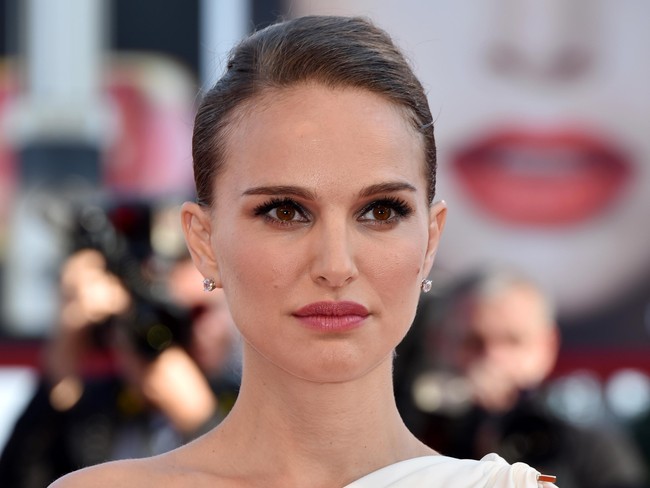 Natalie Portman dikatakan sebagai salah satu ikon kecantikan Hollywood. Salah satu karakteristiknya adalah pipi yang terbentuk indah. Foto: Dok. Gettyimages