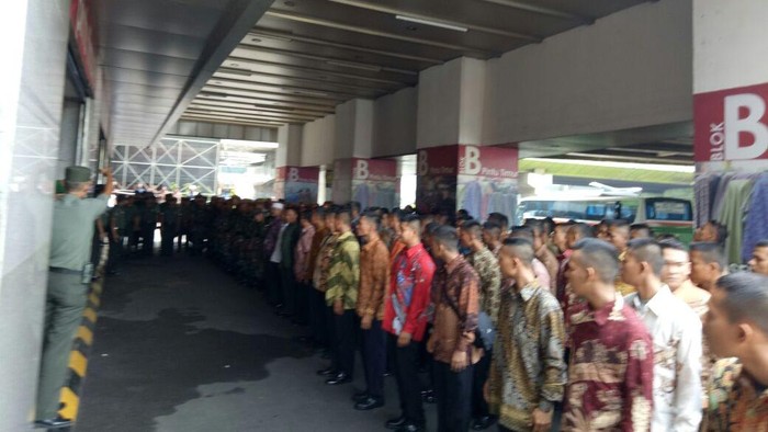Jelang Blusukan Jokowi-Duterte, Personel Gabungan Berjaga di Tanah Abang